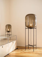 Cargar imagen en el visor de la galería, Lámpara de garrafón ámbar
